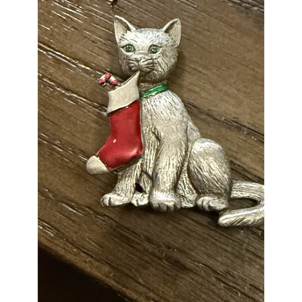 VTG Cat w Red Enamel Holiday Stocking Brooch Pin Pewter JJ Jonette Kitten Kitty
